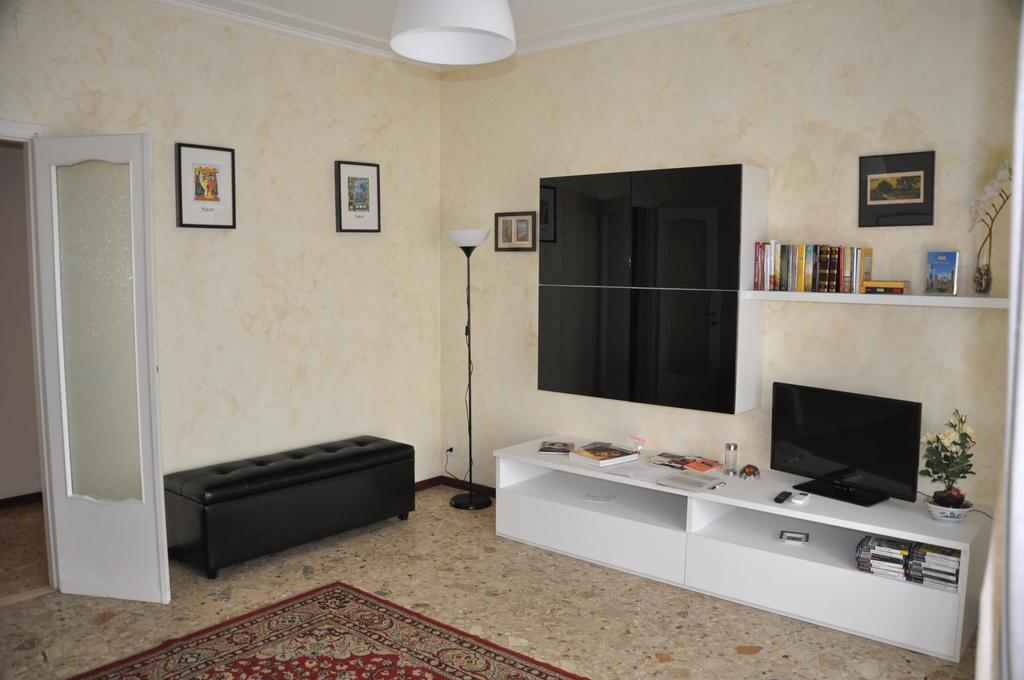 Apartment Montebello بارما المظهر الخارجي الصورة
